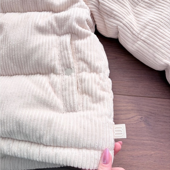 Aritzia Super Puff Down Puffer - Picture 6 of 9